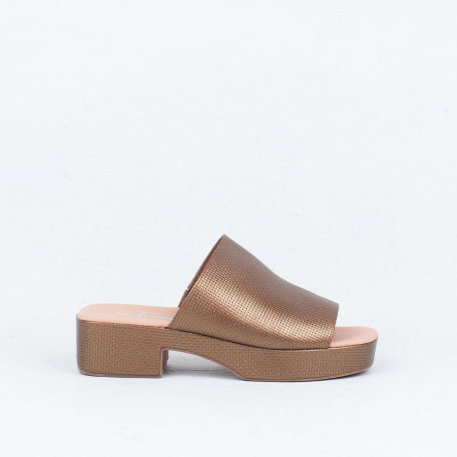 Women Minx Flat | On The Go Slide