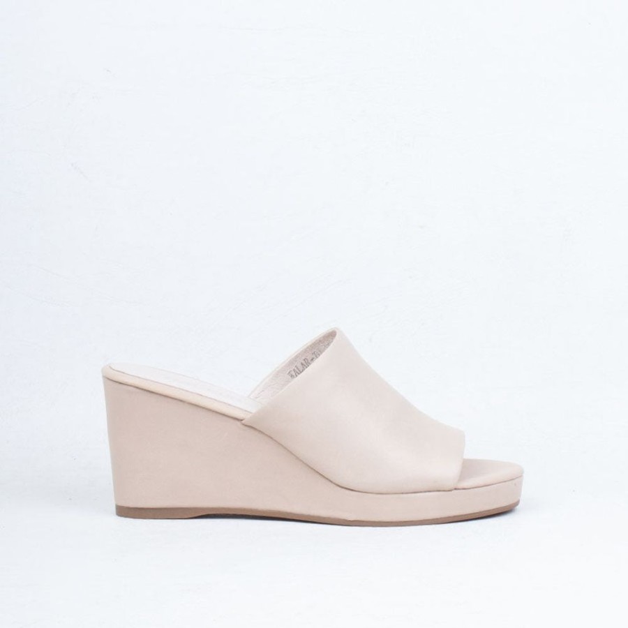 Women Top End Wedge | Walar Wedge Slide Almond