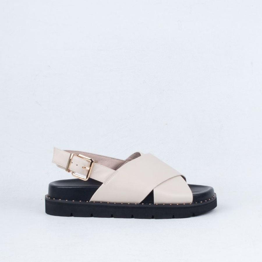 Women Ernest Wyler Flat | Prima Sandal