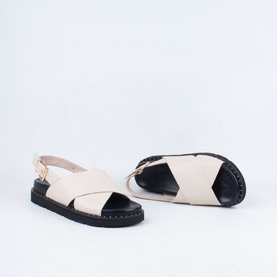 Women Ernest Wyler Flat | Prima Sandal