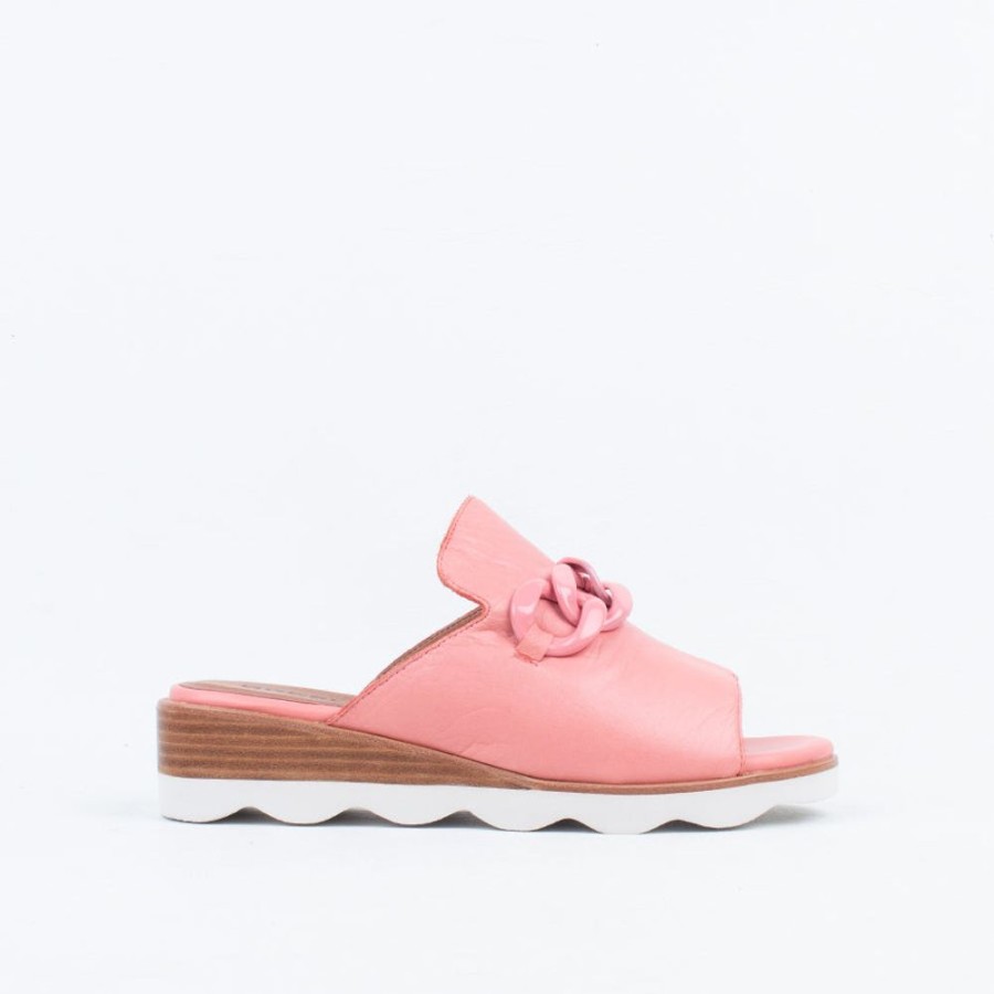 Women Bresley NZ Flat | Sandy Slide Coral