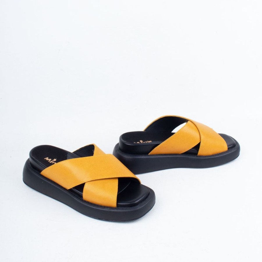 Women Minx Flat | Future Slide