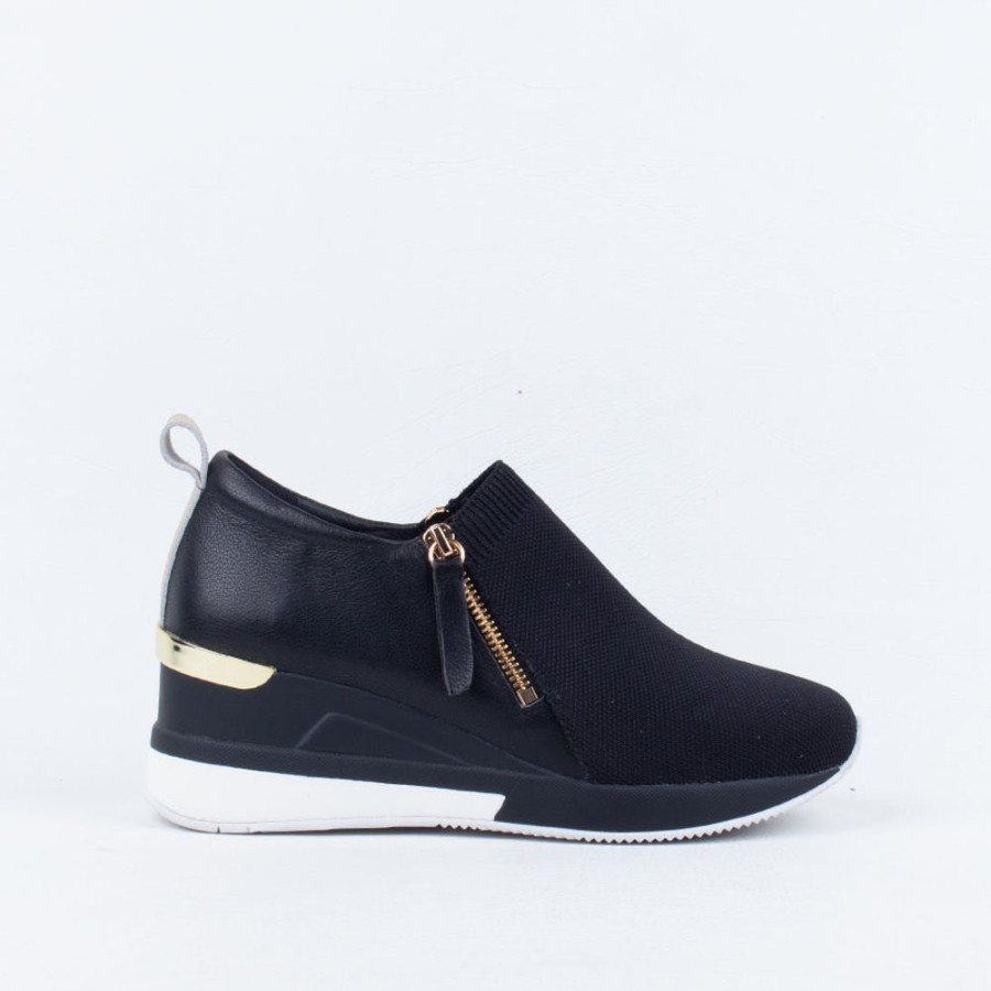 Women Gelato Slip On | Lippy Sneaker Black Combo