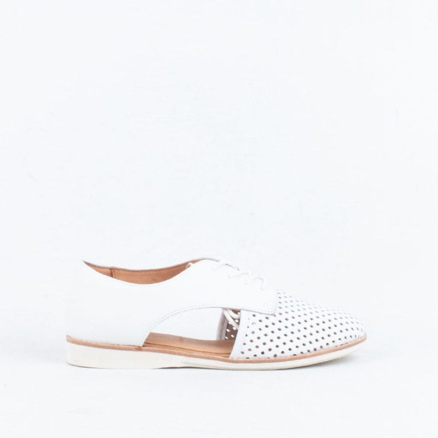 Women Rollie Lace Up | Sidecut Punch White