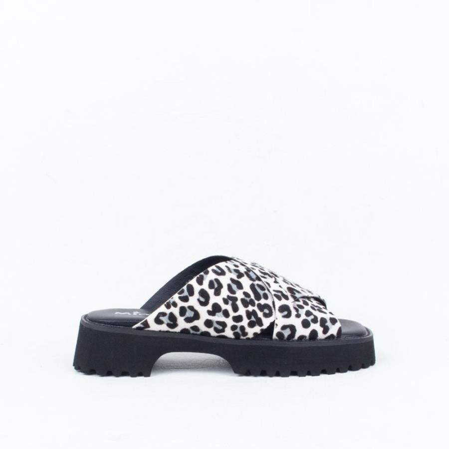 Women Minx Flat | Brooke Slide