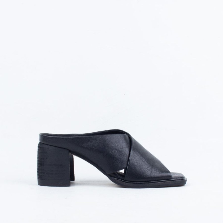 Women Minx Mule | Lucy Slide Black