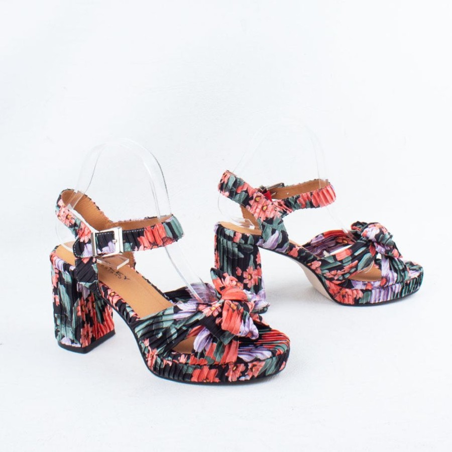 Women Bresley NZ Strappy | Sam Heel