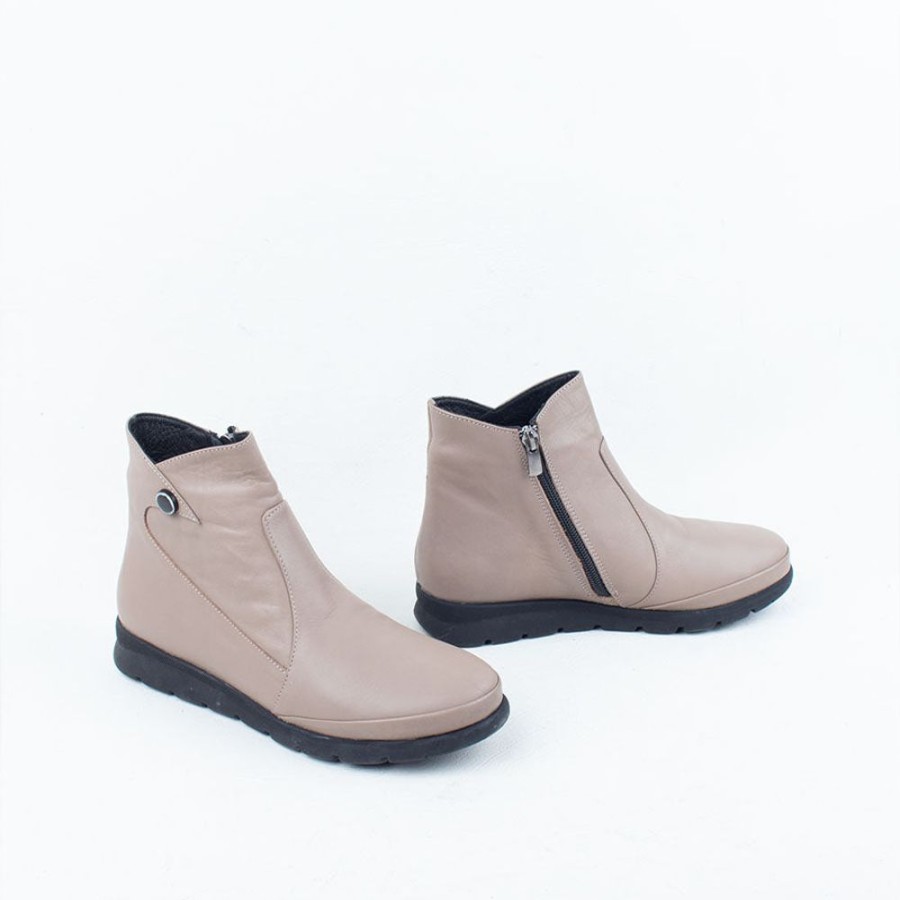 Women Planet Athleisure | Heira Boot