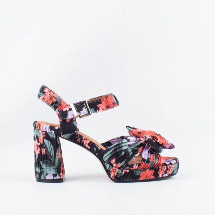 Women Bresley NZ Platform | Sam Heel