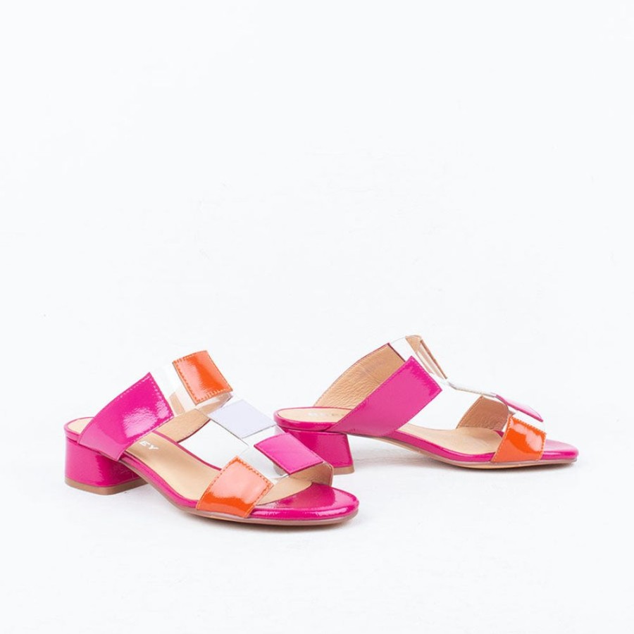 Women Bresley NZ Flat | Avatar Slide