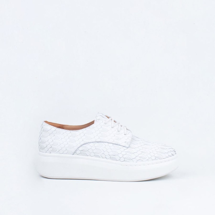 Women Rollie Lace Up | Derby City Sneaker