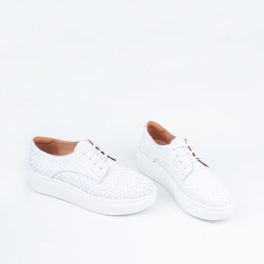 Women Rollie Lace Up | Derby City Sneaker